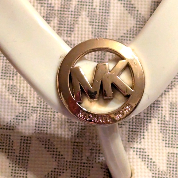 Michael Kors MK Bedford Platform Flip Flops - Grey Letters on White, Size 6M - Picture 7 of 7